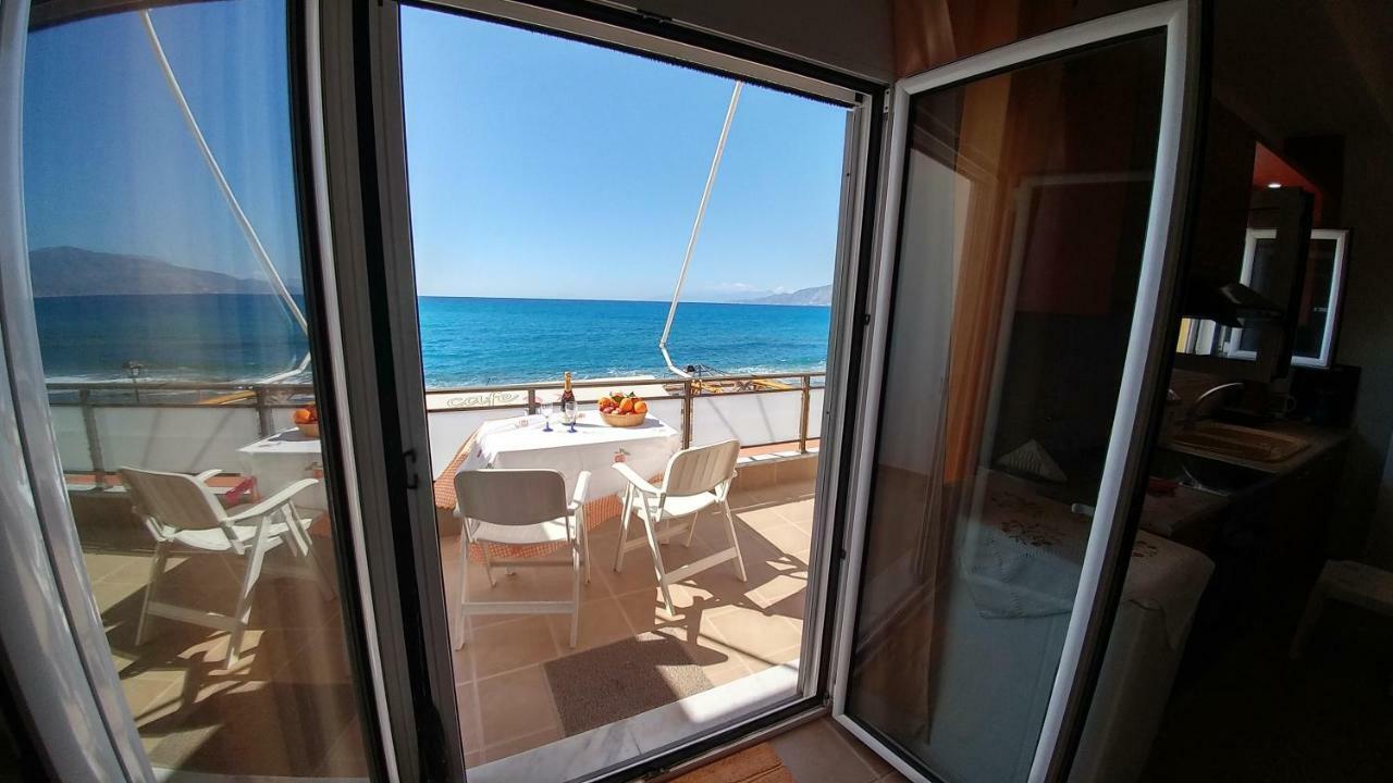 Villa Golden Ammos Sea View Каламаки Экстерьер фото