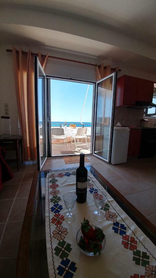 Villa Golden Ammos Sea View Каламаки Экстерьер фото